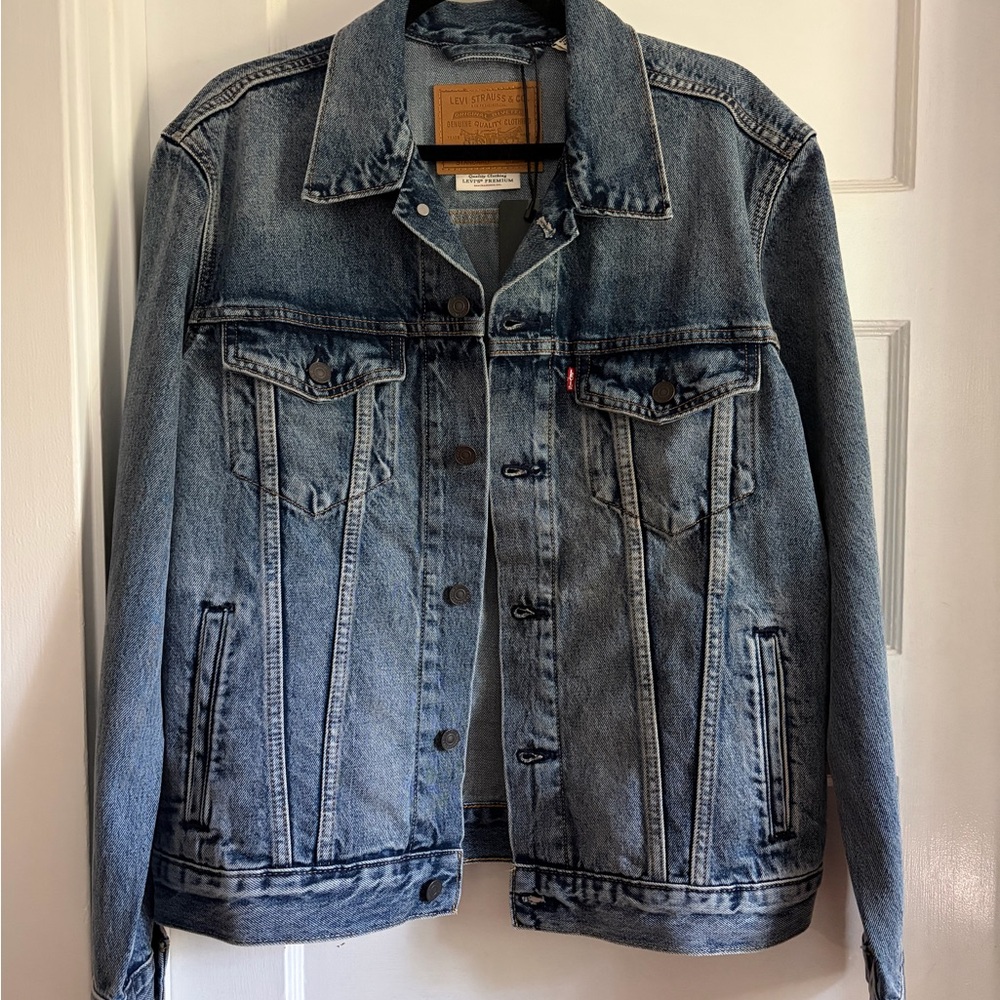 Levi's Washed Blue Denim classic Trucker Jacket